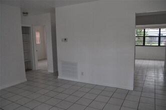 6930 Liberty St in Hollywood, FL - Building Photo - Building Photo