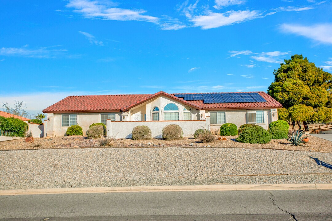 16362 Kamana Rd in Apple Valley, CA - Building Photo