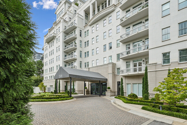 2500 Peachtree Rd NW in Atlanta, GA - Building Photo - Building Photo