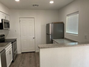 Free first month! Welcome to Turney Cottage in Phoenix, AZ - Building Photo - Interior Photo