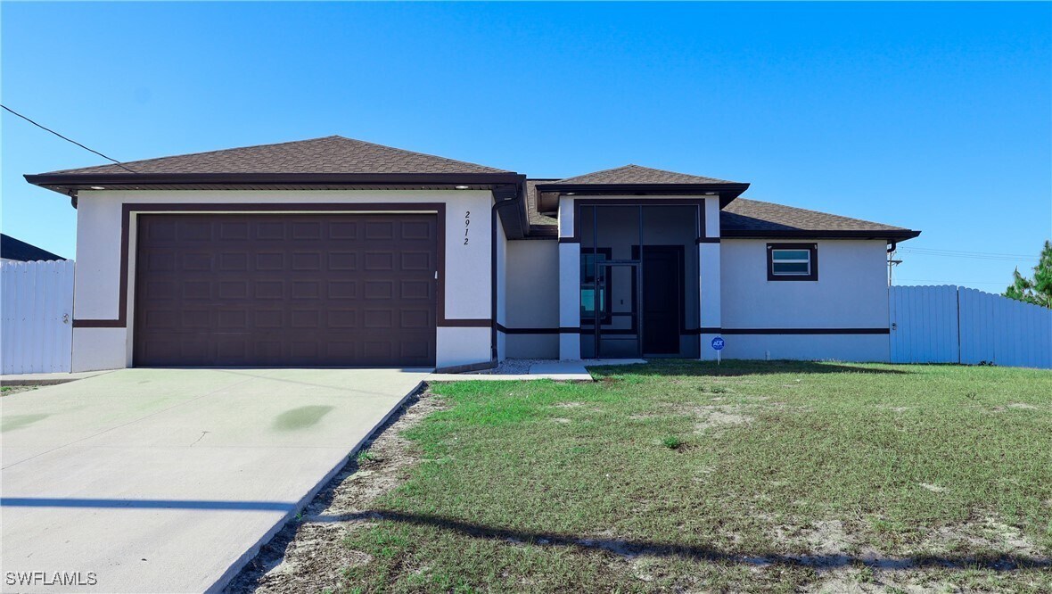 2912 24th St SW in Lehigh Acres, FL - Foto de edificio