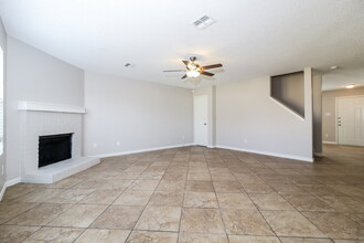 8201 Montecito Dr in Denton, TX - Building Photo - Building Photo
