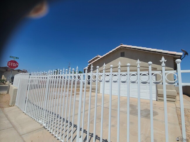 1691 Dolores Ave in San Luis, AZ - Building Photo - Building Photo