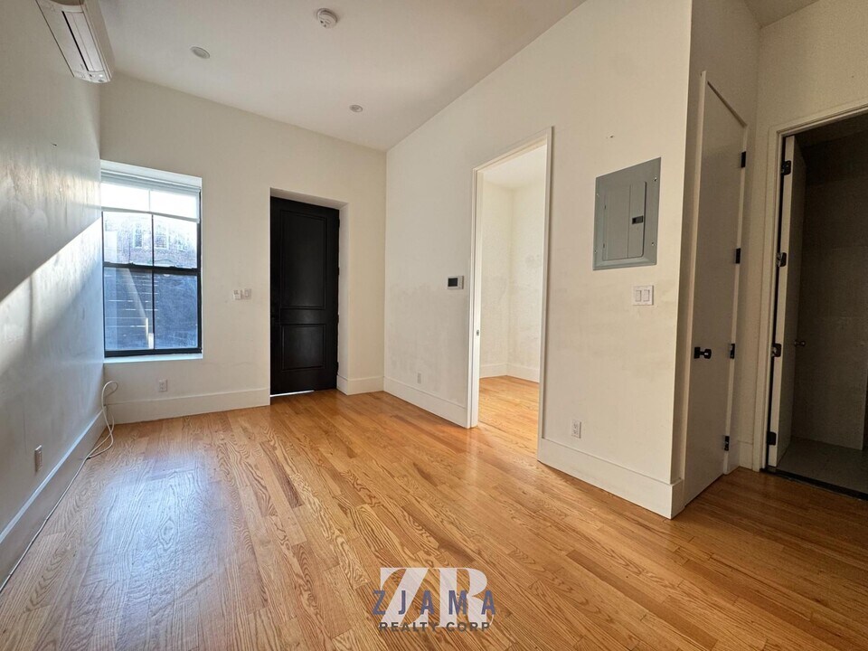 1520 St Johns Pl in Brooklyn, NY - Building Photo
