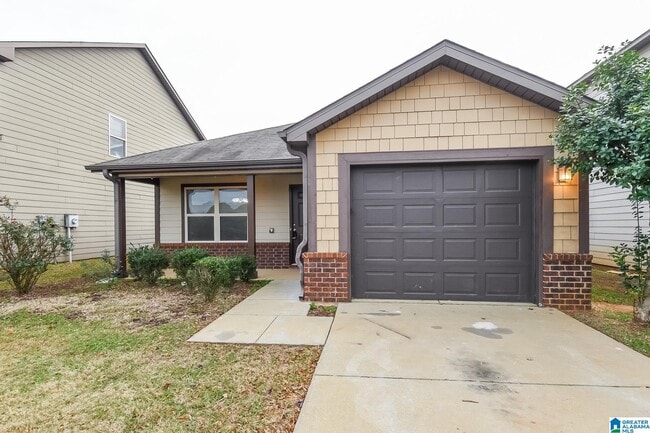 137 Union Station Dr in Calera, AL - Building Photo - Building Photo