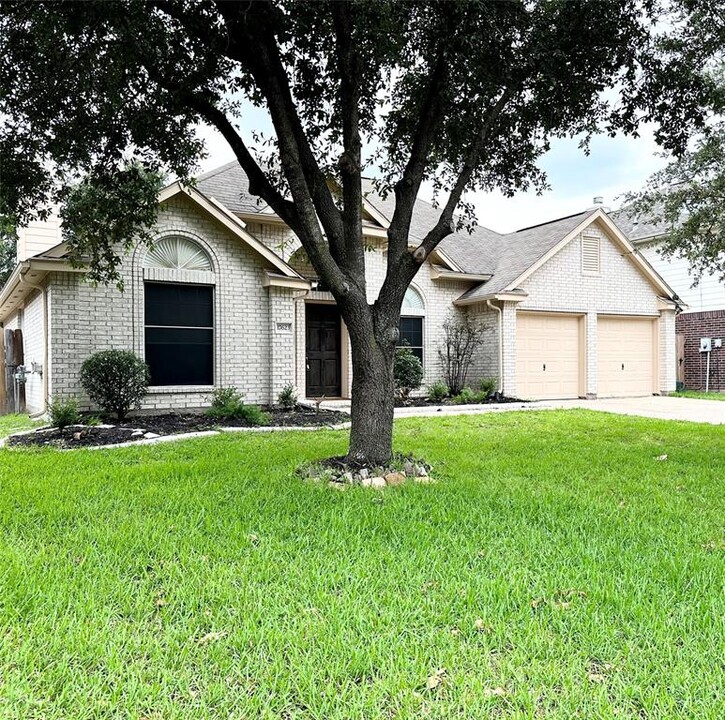 17623 W Copper Lakes Dr in Houston, TX - Building Photo