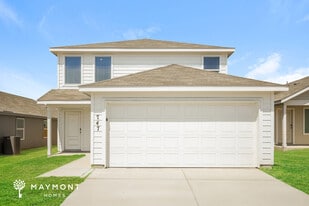 747 Meadow Dr in Marion, TX - Building Photo