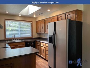 2895 Hawaiian Ave in Medford, OR - Building Photo - Building Photo