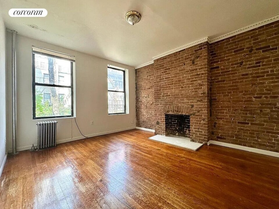 405 E 77th St in New York, NY - Building Photo
