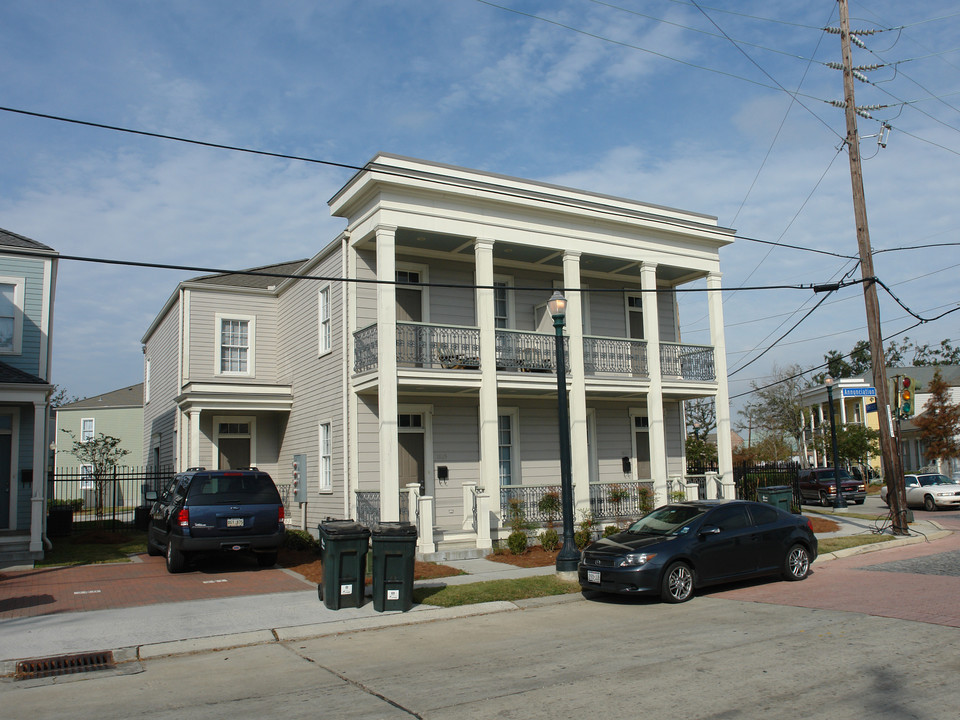 1803 Annunciation St in New Orleans, LA - Building Photo