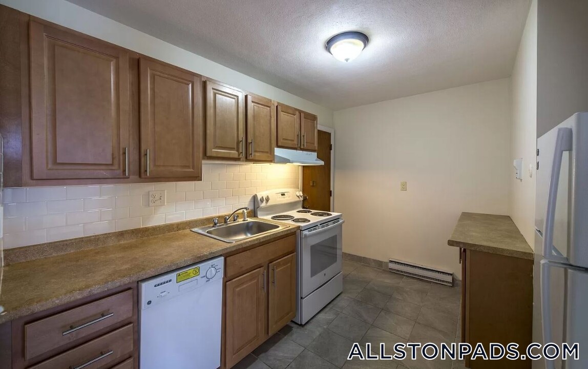 20 Armington St in Boston, MA - Building Photo