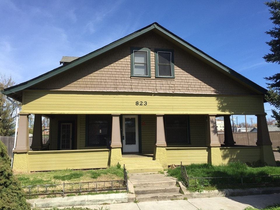 823 Taylor St in Medford, OR - Building Photo