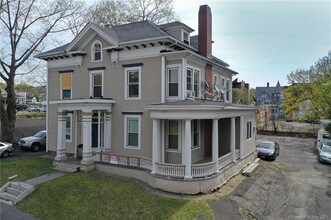 102 Prospect St in Waterbury, CT - Building Photo - Building Photo