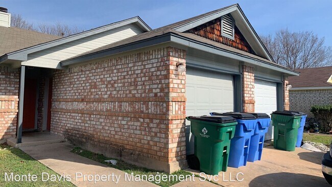 2306 Fuzz Fairway in Austin, TX - Building Photo - Building Photo