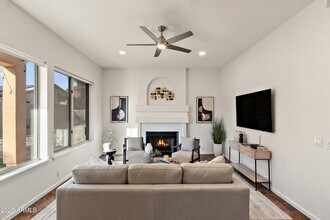 4556 E Madre Del Oro Dr in Cave Creek, AZ - Building Photo - Building Photo