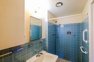 647 Azalea Dr in Rockville, MD - Building Photo - Building Photo