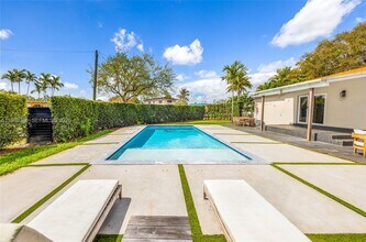 172 Bentley Dr in Miami Springs, FL - Building Photo - Building Photo