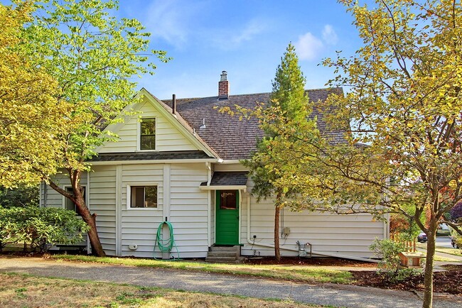 7360 21st Ave NW in Seattle, WA - Building Photo - Building Photo