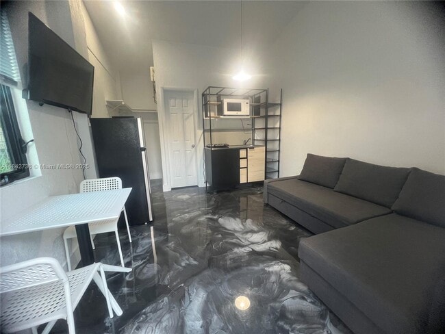 1824 NW 49th St in Miami, FL - Building Photo - Building Photo