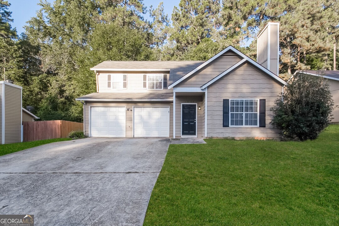 1975 Glenwood Downs Dr in Decatur, GA - Building Photo