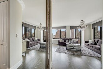 304 E 65th St in New York, NY - Building Photo - Building Photo