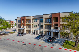 Sienna at Westover Hills in San Antonio, TX - Foto de edificio - Building Photo