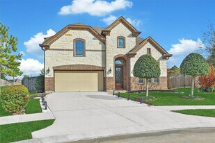 11030 Sarah Bluff Ln in Cypress, TX - Building Photo