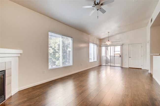 3511 Desert Cliff St in Las Vegas, NV - Foto de edificio - Building Photo