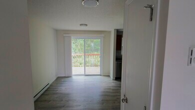 64 Crystal Ln, Unit A in Storrs Mansfield, CT - Building Photo - Building Photo