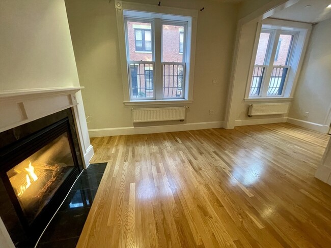 55 Gray St, Unit 2BED HeatWaterFREE in Boston, MA - Building Photo - Building Photo