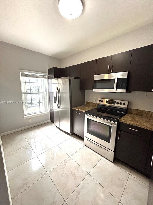 3145 SW 50th St in Fort Lauderdale, FL - Building Photo - Building Photo