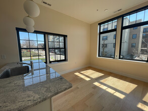 The Residences at 471 Elmwood in Buffalo, NY - Building Photo - Building Photo