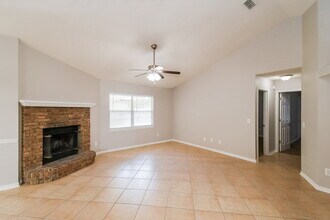 8647 Charlesgate Cir N in Jacksonville, FL - Building Photo - Building Photo
