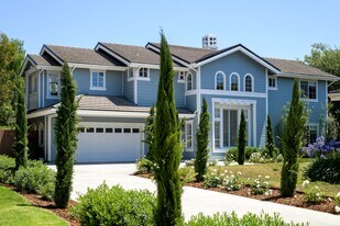 200 Oak View Ln in Santa Barbara, CA - Building Photo