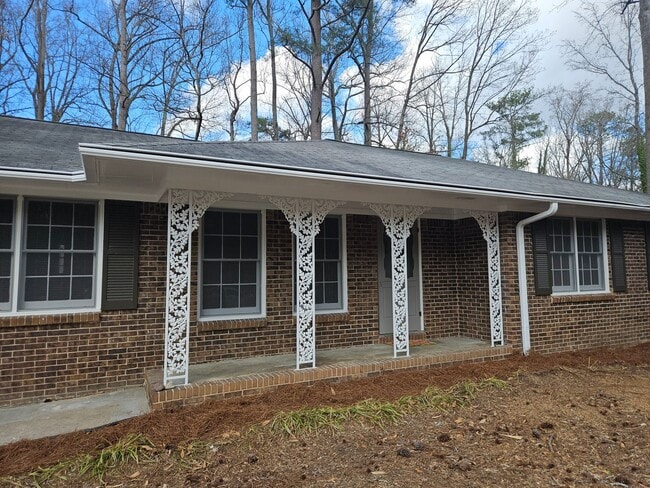 1550 Greenbrook Dr in Austell, GA - Building Photo - Building Photo