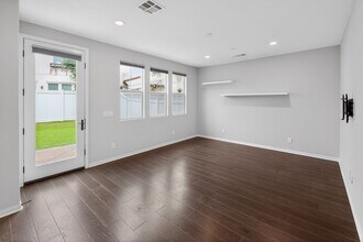 16421 Veridian Cir in San Diego, CA - Building Photo - Building Photo