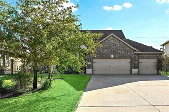 91 West Wading Pond Circle in Tomball, TX - Building Photo - Building Photo