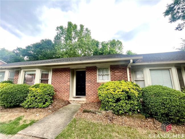 property at 595 Macon Hwy