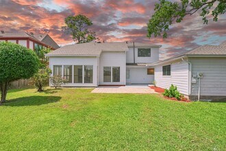 3554 Ashfield Dr in Houston, TX - Building Photo - Building Photo