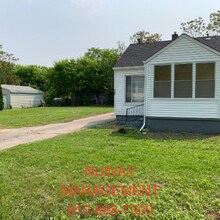 3291 Glengary Rd in Burton, MI - Building Photo - Building Photo