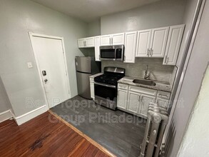 435 E Walnut Ln-Unit -#1 in Philadelphia, PA - Building Photo - Building Photo