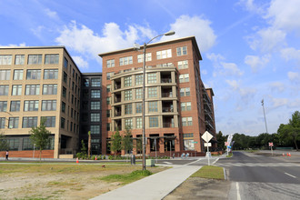 Caroline in Charleston, SC - Foto de edificio - Building Photo