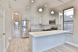 1542 N Oakley Blvd in Chicago, IL - Building Photo - Building Photo