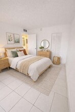 20120 NE 2nd Ave in North Miami Beach, FL - Building Photo - Building Photo