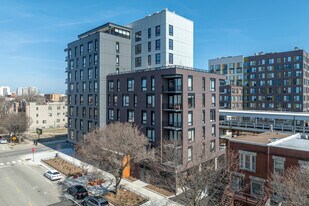 43 Green West in Chicago, IL - Building Photo
