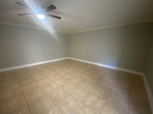 property at 14007 Oleoke Ln