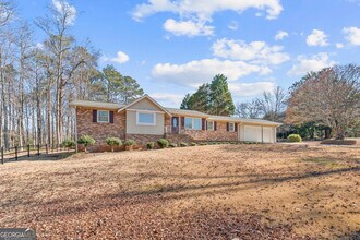 4205 S Hurt Rd SW in Smyrna, GA - Building Photo - Building Photo
