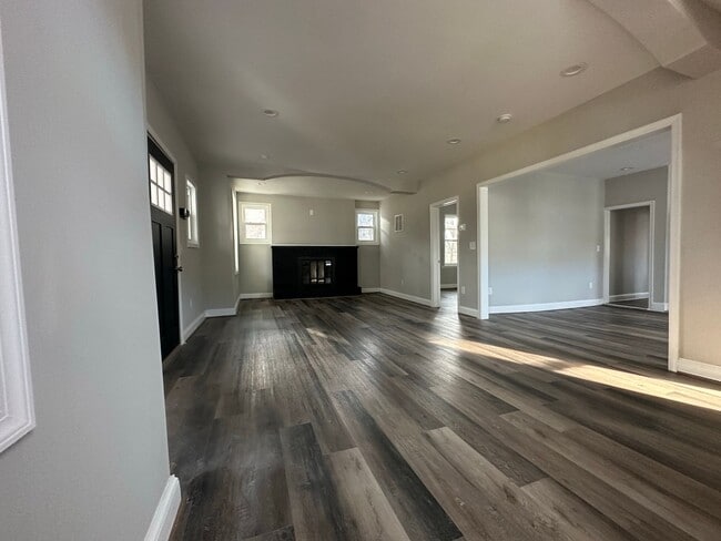 2414 Crest Rd in Baltimore, MD - Building Photo - Building Photo
