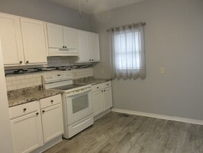 301 N Main St in South Whitley, IN - Building Photo - Building Photo