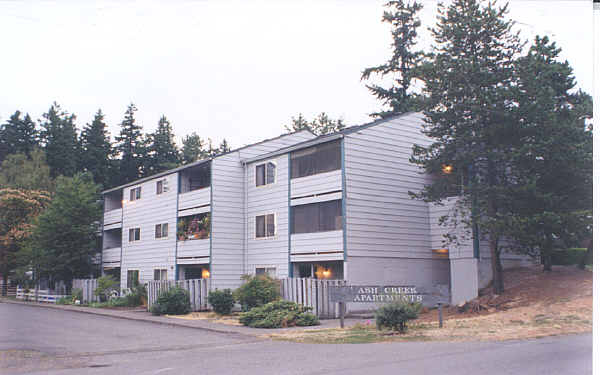 Metzger Park Apartments in Portland, OR - Building Photo - Building Photo